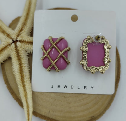 Pembe ve Gold Detaylı Kare Küpe