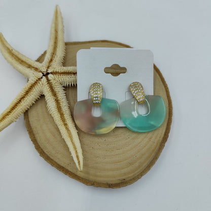 Taş Detaylı Geometrik Gold Küpe