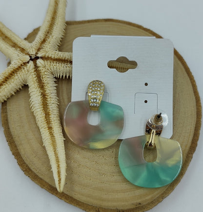 Taş Detaylı Geometrik Gold Küpe