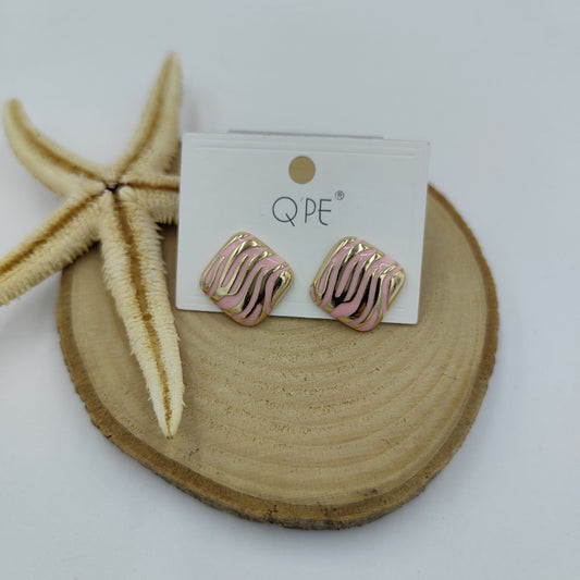 Pembe ve Gold Detaylı Küpe