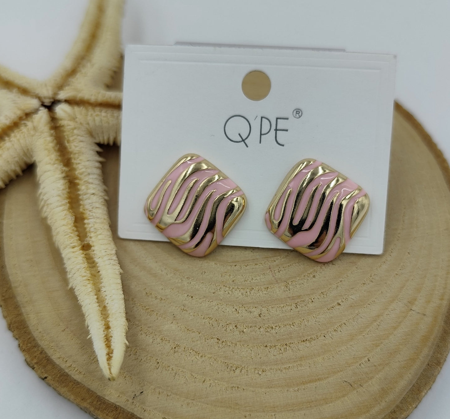 Pembe ve Gold Detaylı Küpe
