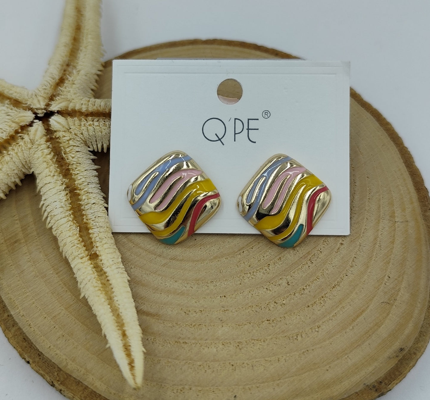 Renkli ve Gold Detaylı Küçük Kare Küpe