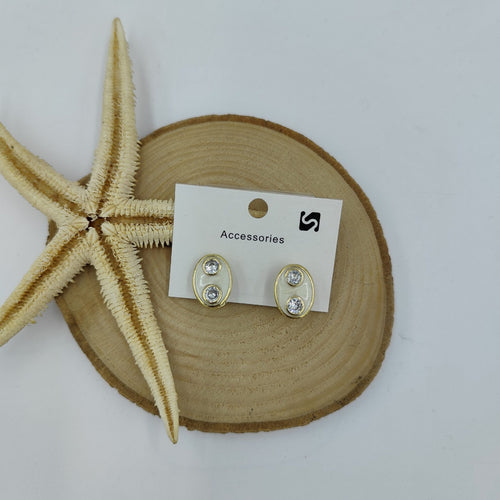 Taş Detaylı Krem Rengi Gold Küpe