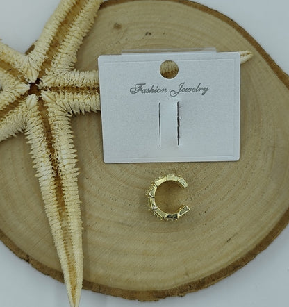 Taş Detaylı Gold Kıkırdak Küpe
