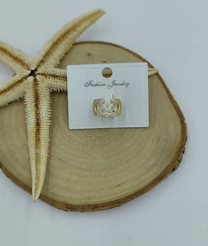 Taş Detaylı Gold Kıkırdak Küpe