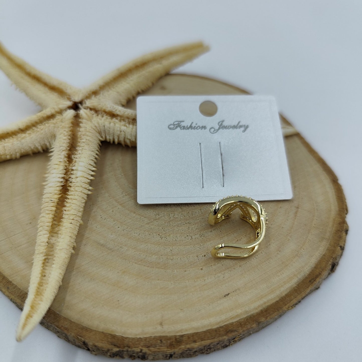 Taş Detaylı Gold Kıkırdak Küpe
