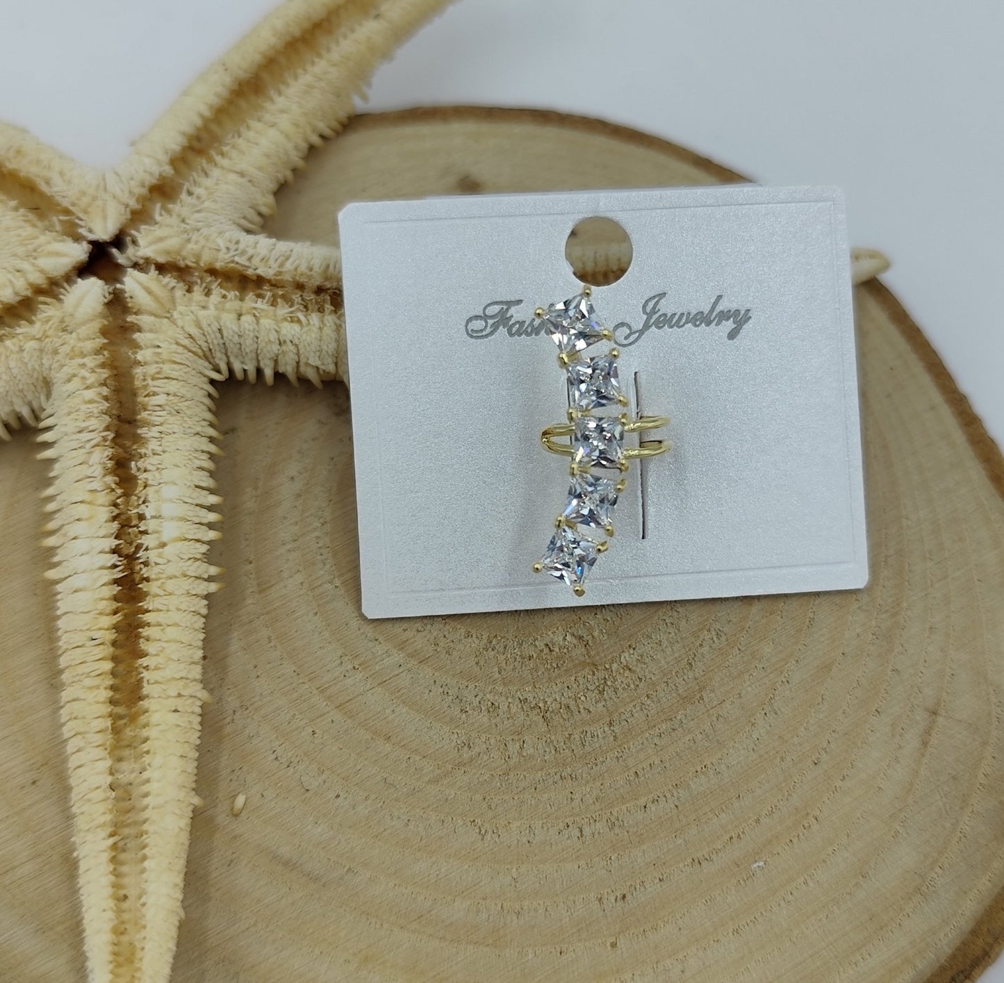 Taş Detaylı Gold Kıkırdak Küpe