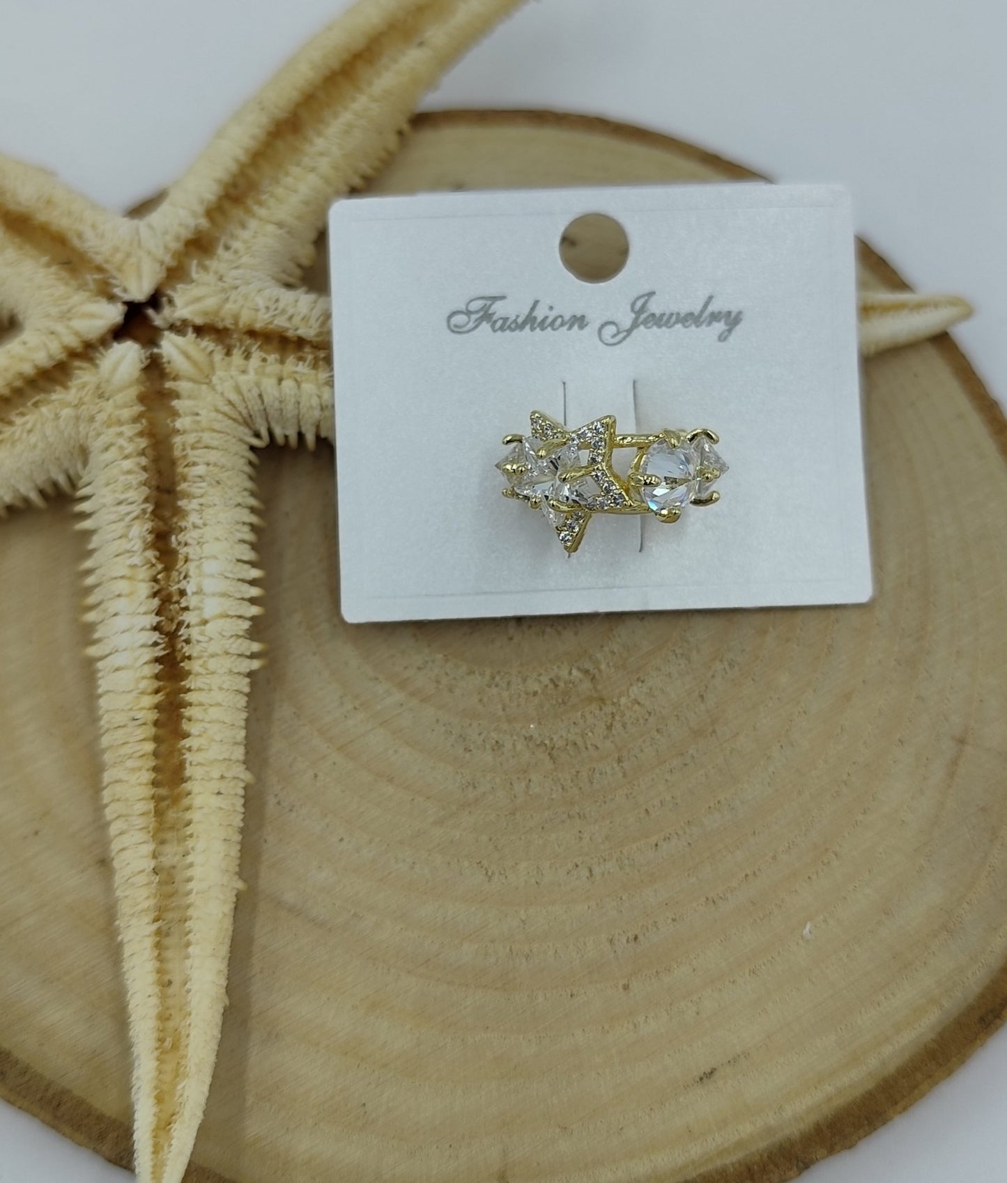 Taş Detaylı Gold Kıkırdak Küpe