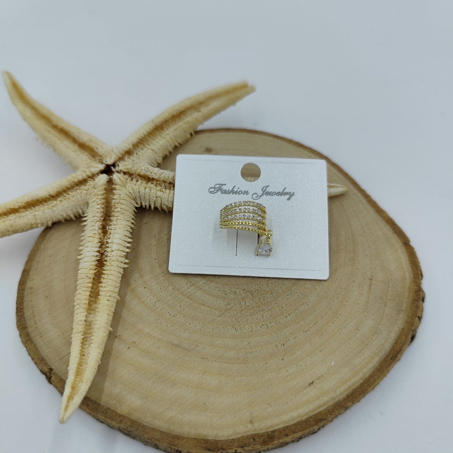 Taş Detaylı Gold Kıkırdak Küpe