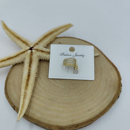 Taş Detaylı Gold Kıkırdak Küpe
