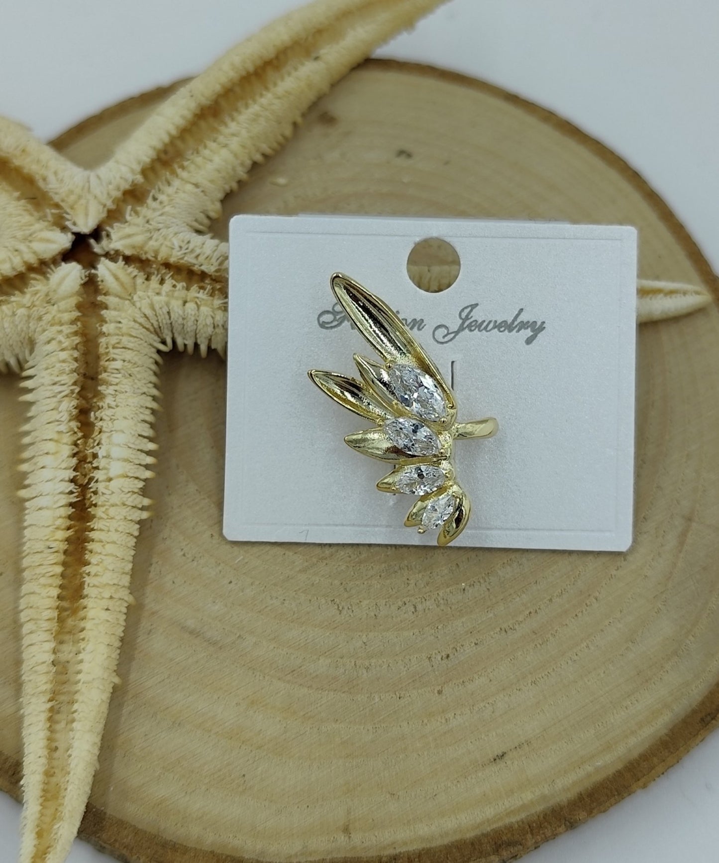 Taş Detaylı Gold Kıkırdak Küpe
