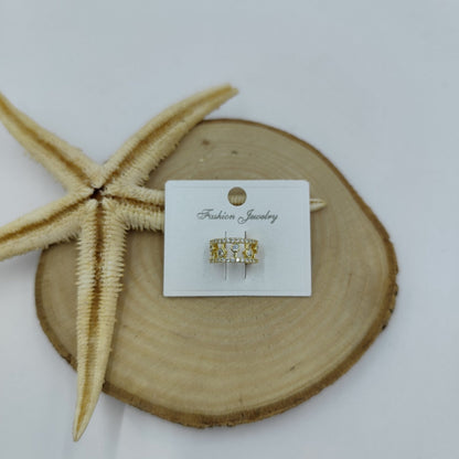 Taş Detaylı Gold Kıkırdak Küpe