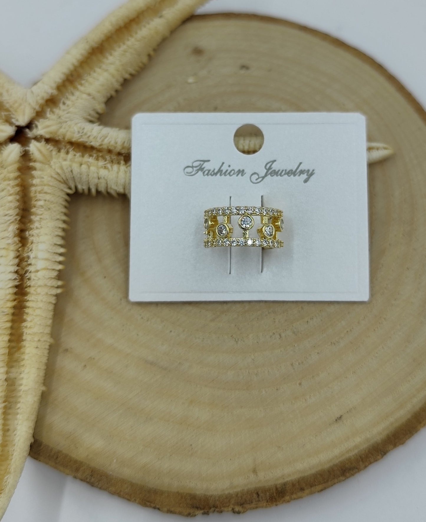 Taş Detaylı Gold Kıkırdak Küpe