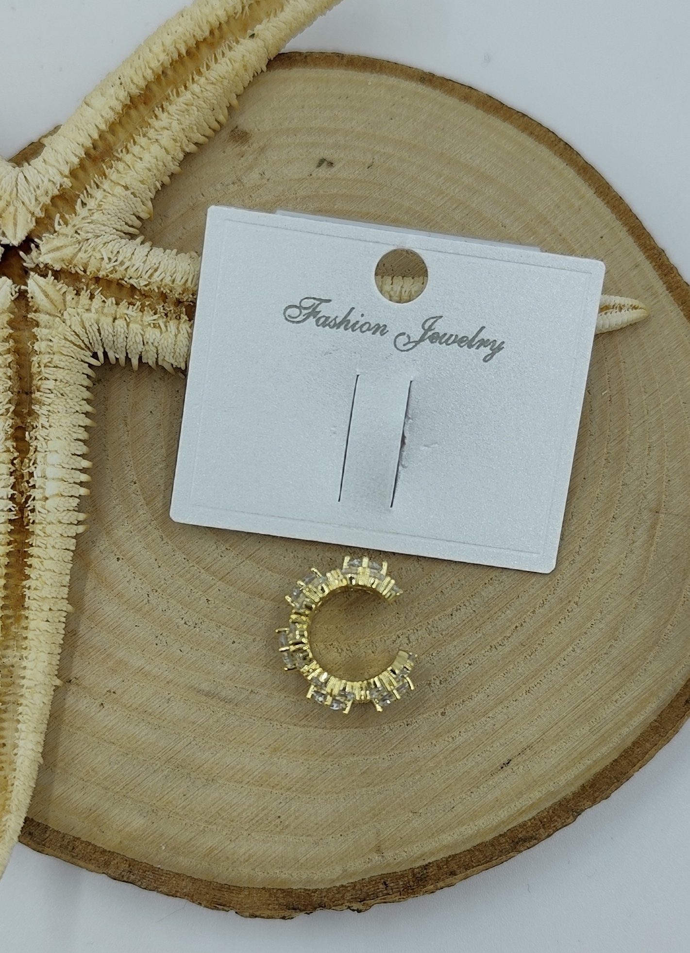 Taş Detaylı Gold Kıkırdak Küpe