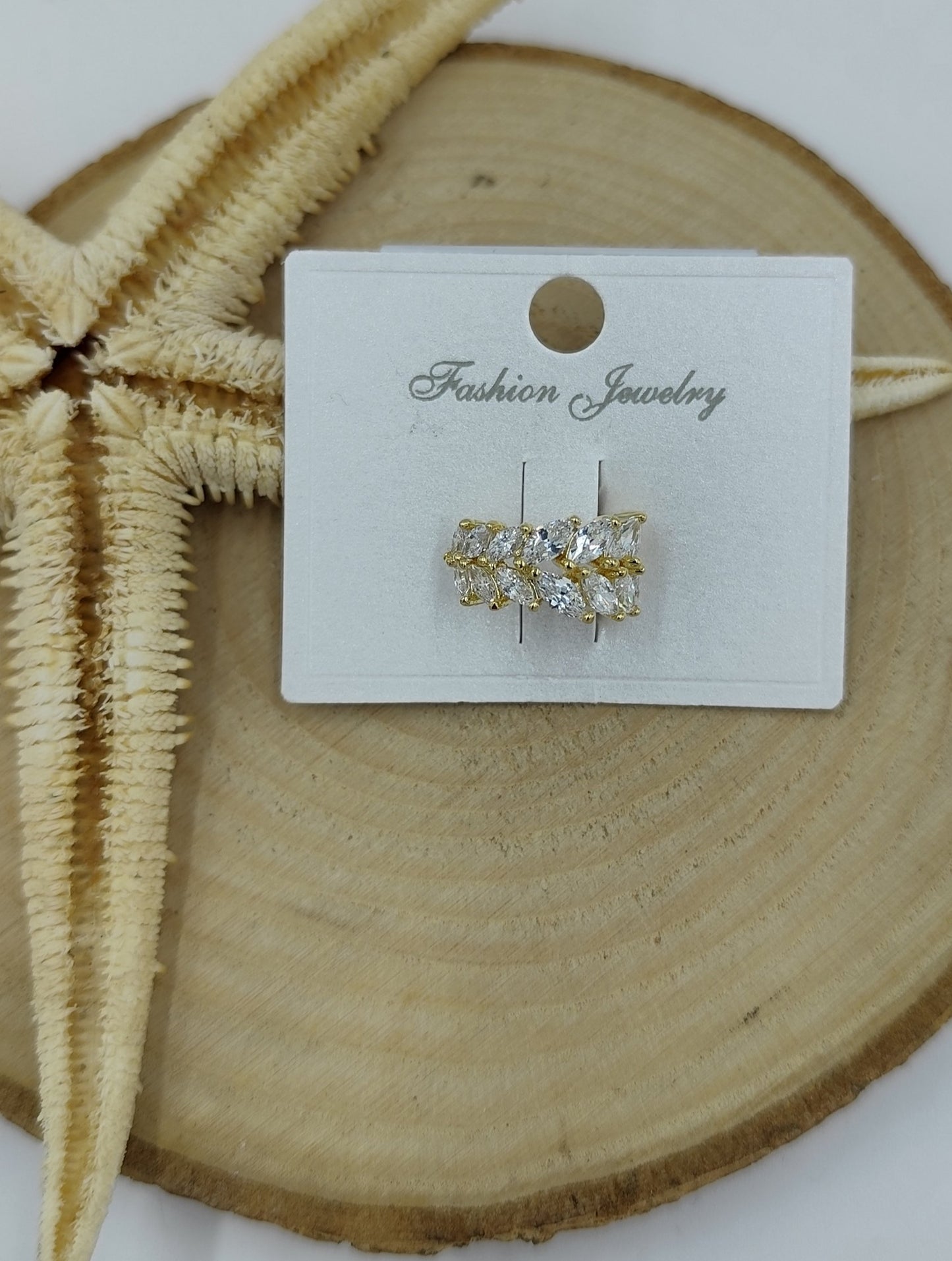 Taş Detaylı Kıkırdak Küpe