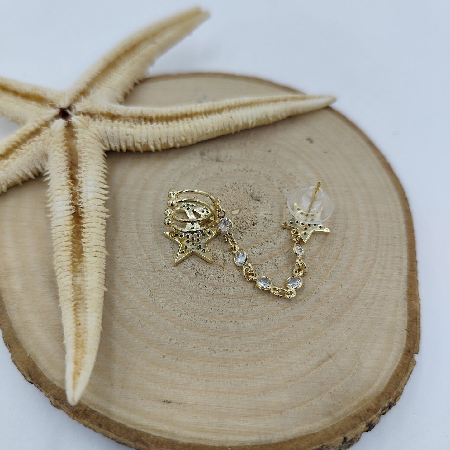 Taş Detaylı Gold Kıkırdak Küpe