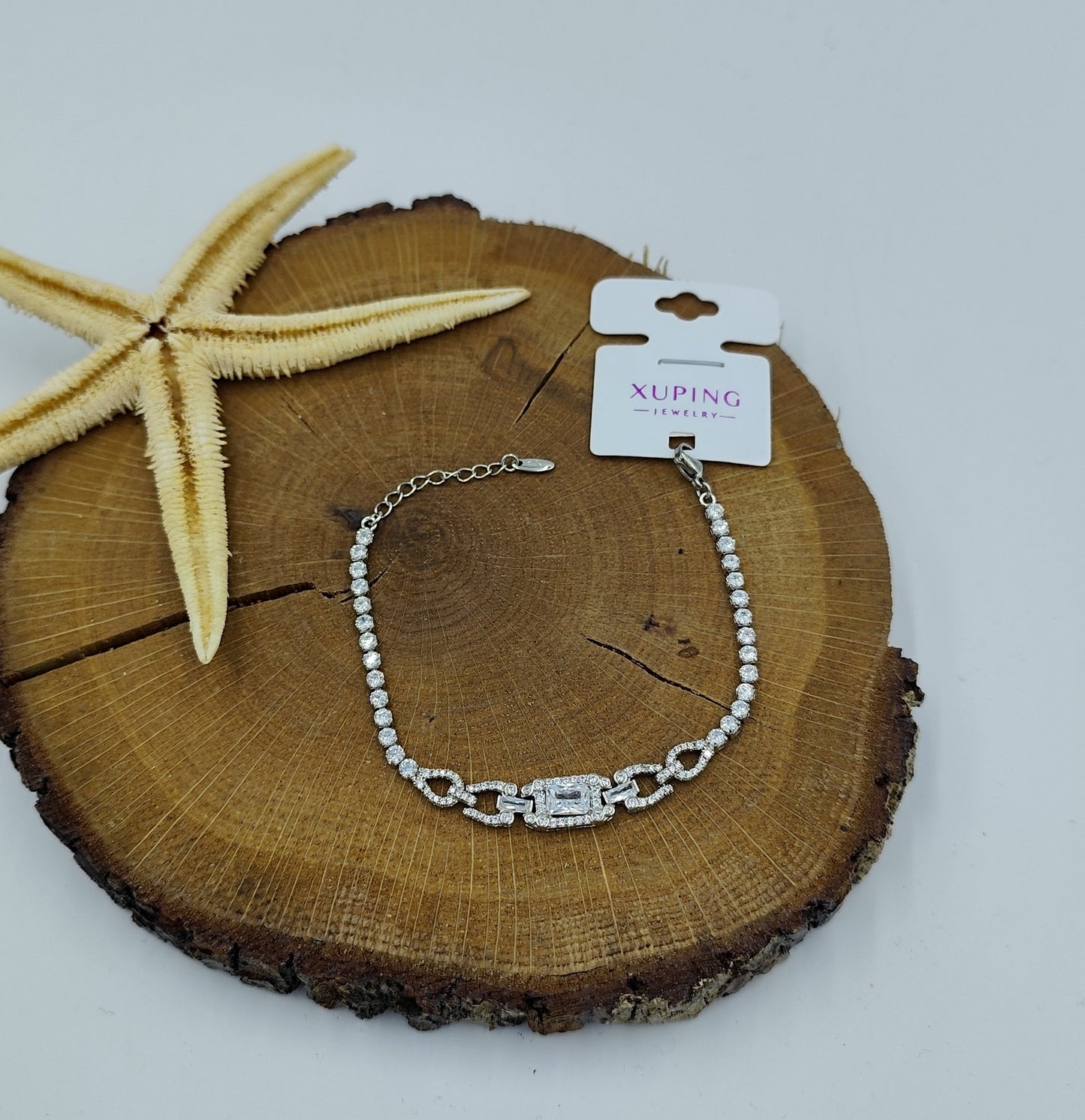 Tamamı Taş Süslemeli Gümüş Renkte Bileklik