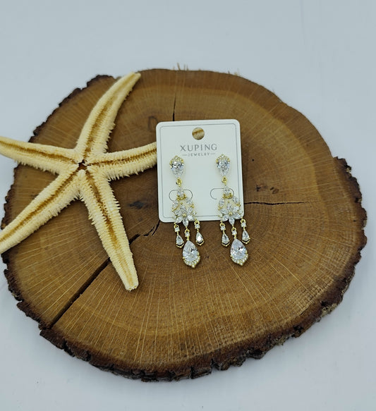 14 K Taş Detaylı Sallantılı Küpe