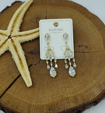 14 K Taş Detaylı Sallantılı Küpe