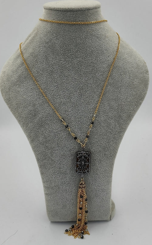 Marka Model kolye
