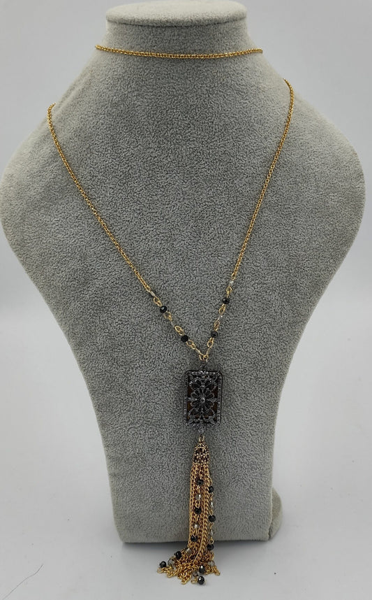 Marka Model kolye