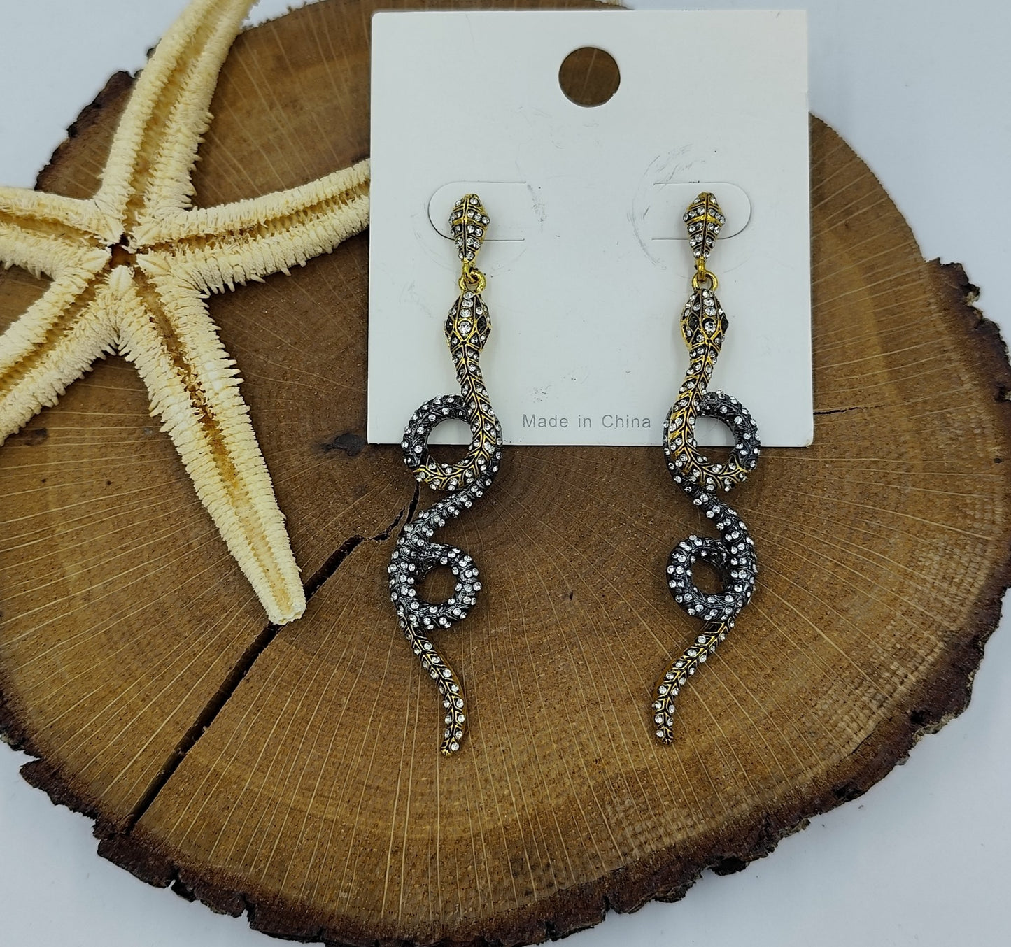 Galyra Küpe