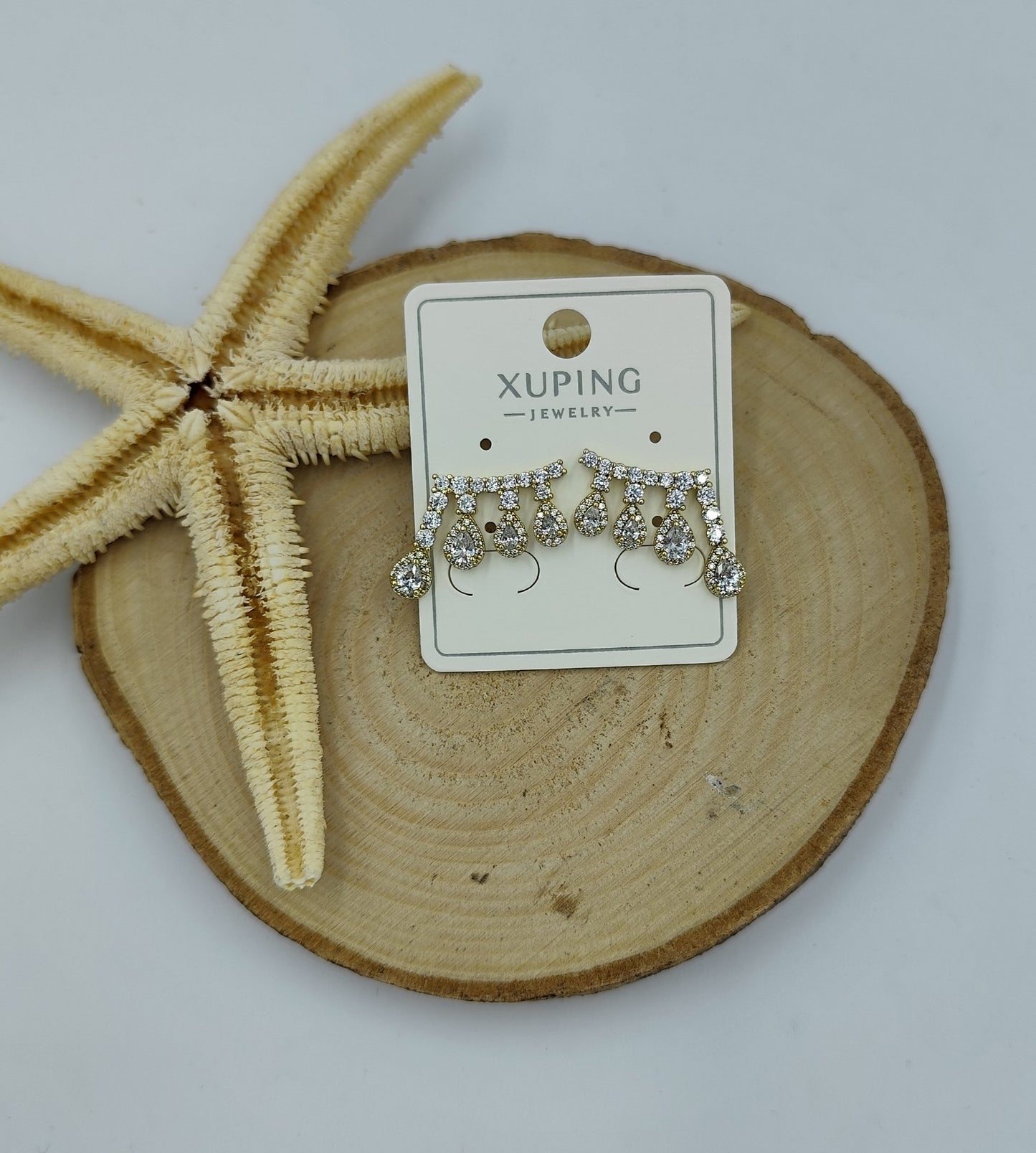 14 K Taş Detaylı Küpe