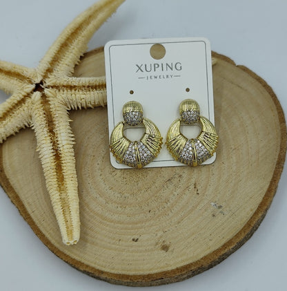 14 K Taş Detaylı Küpe