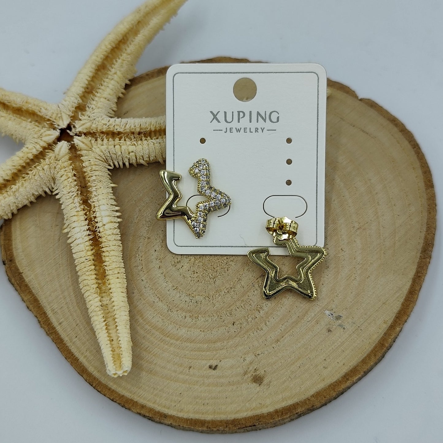14 K Taş Detaylı Yıldız Küpe