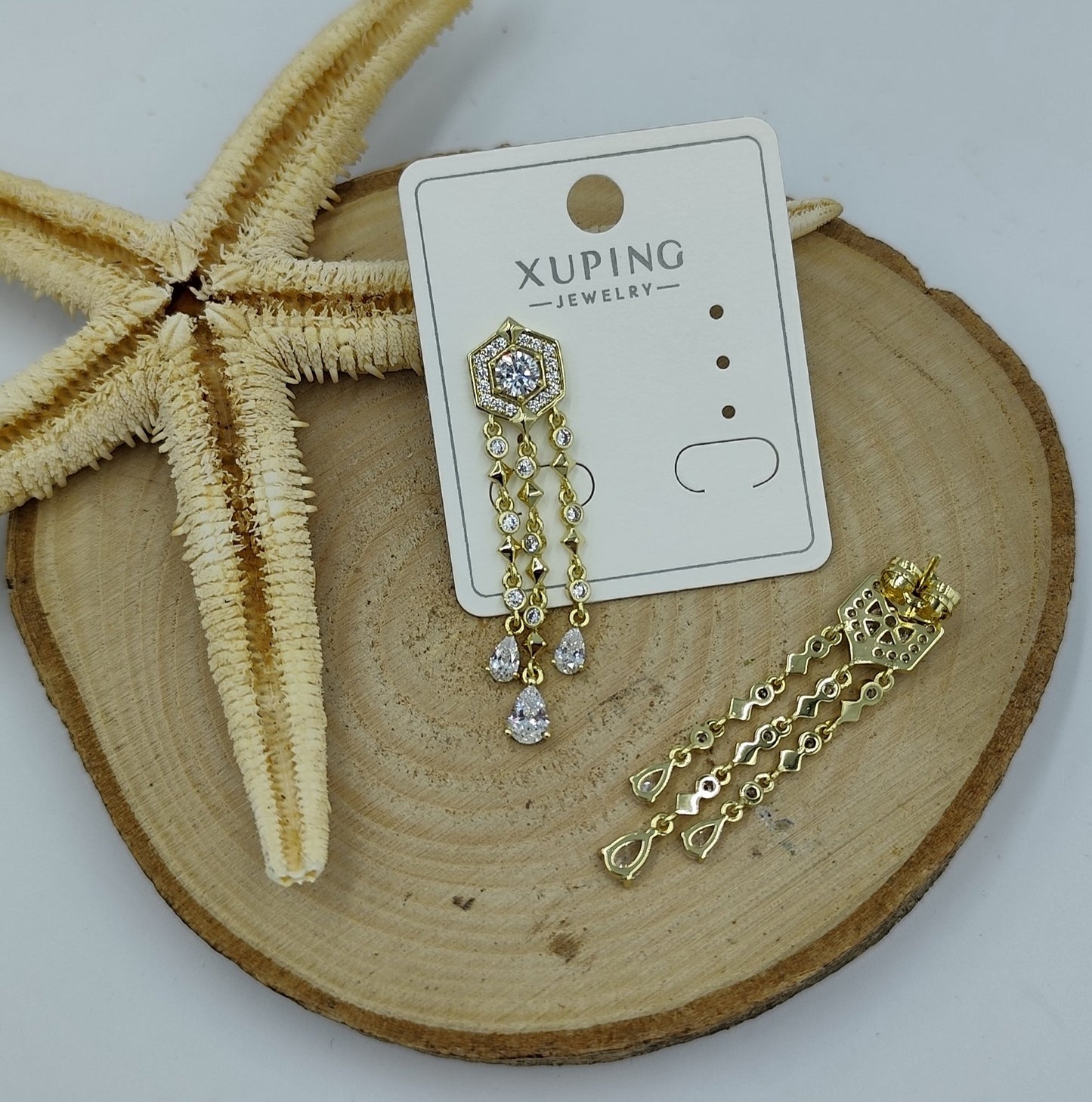 14 K Taş Detaylı Küpe