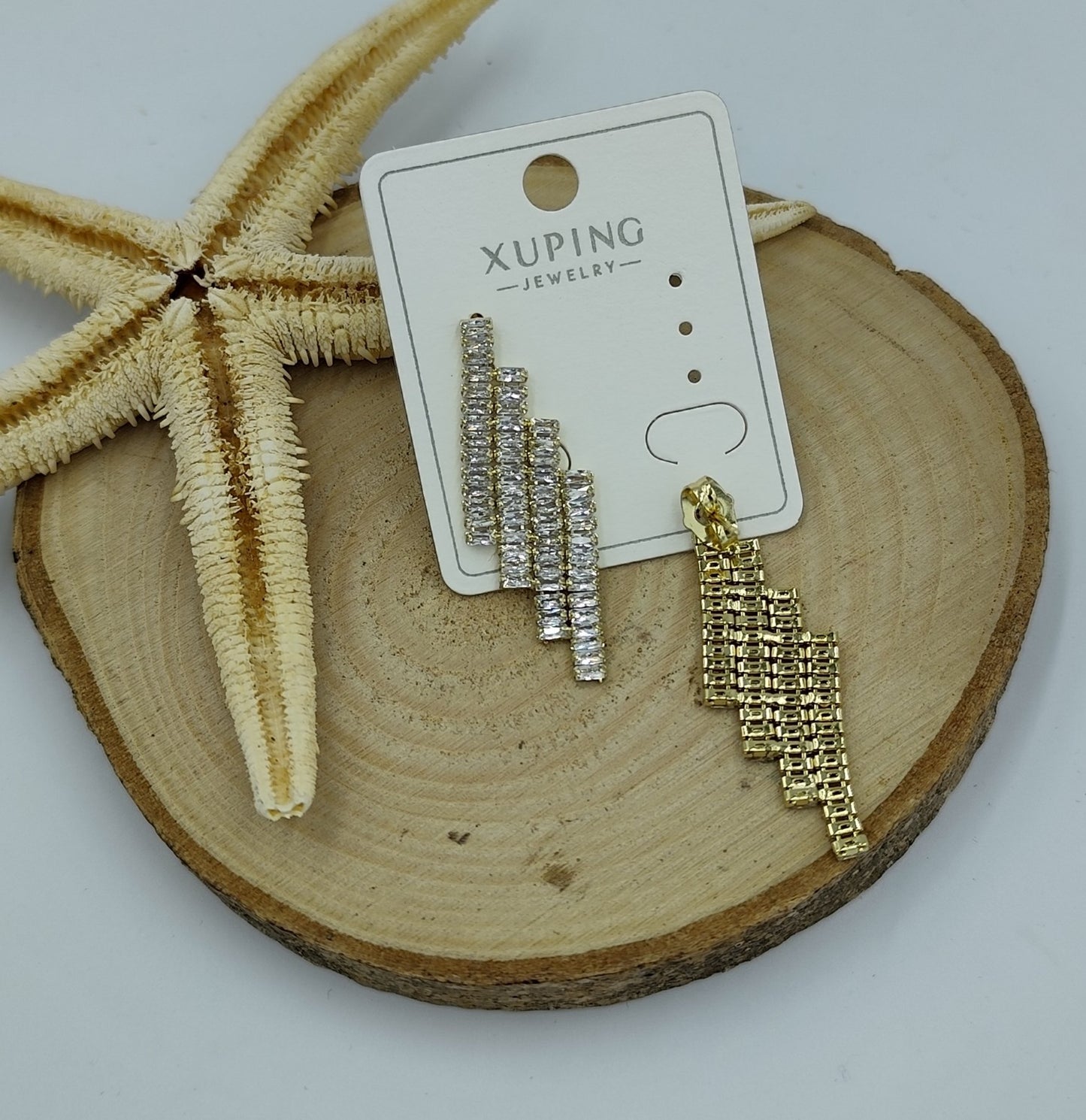 14 K Taş Detaylı Küpe