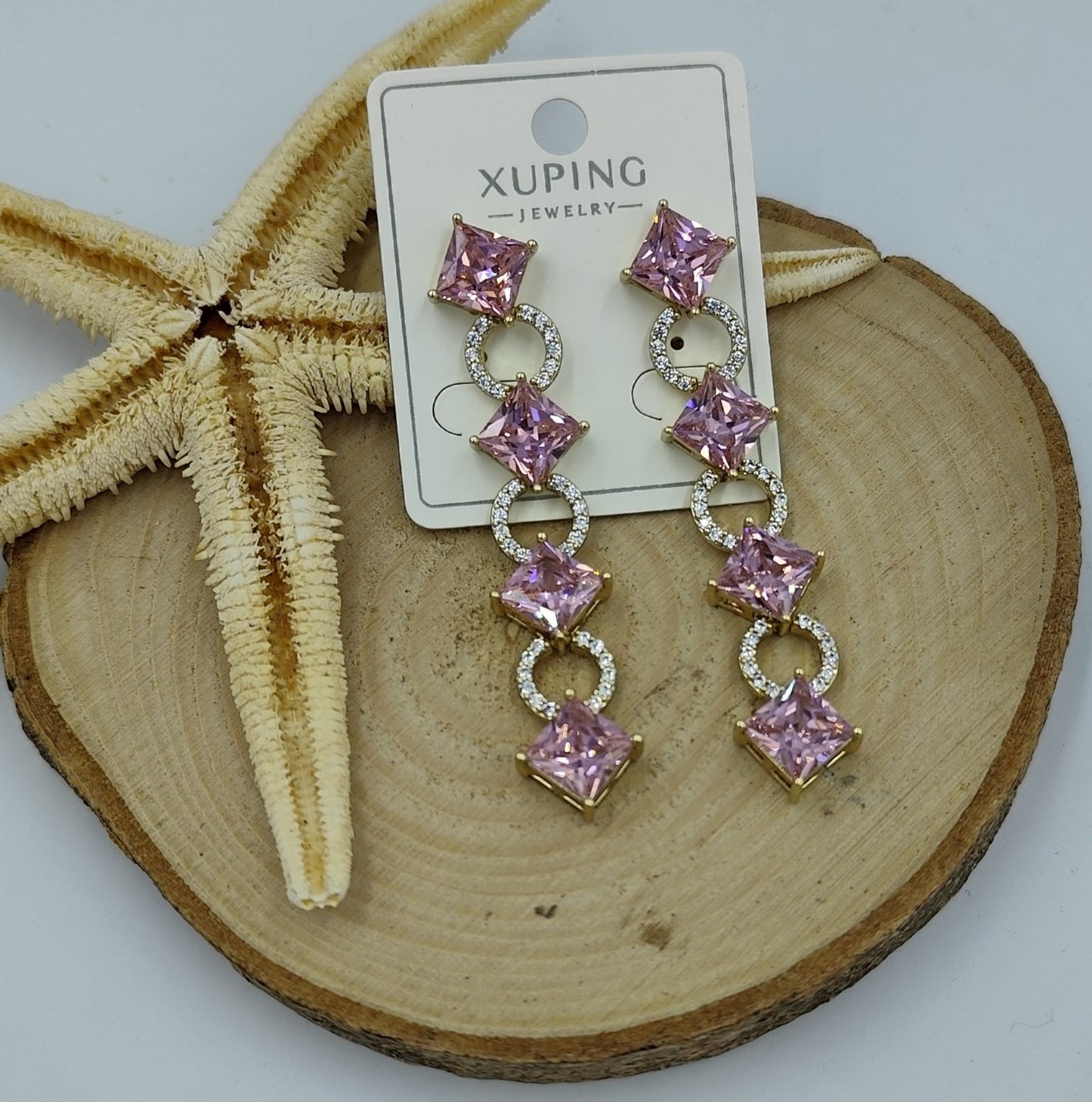 14 K Taş Detaylı Pembe Küpe