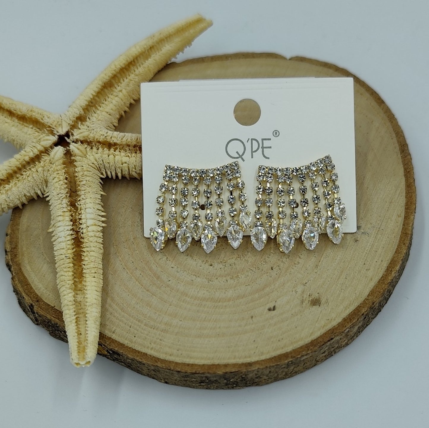 Gold Renkte Taş Detaylı Küpe