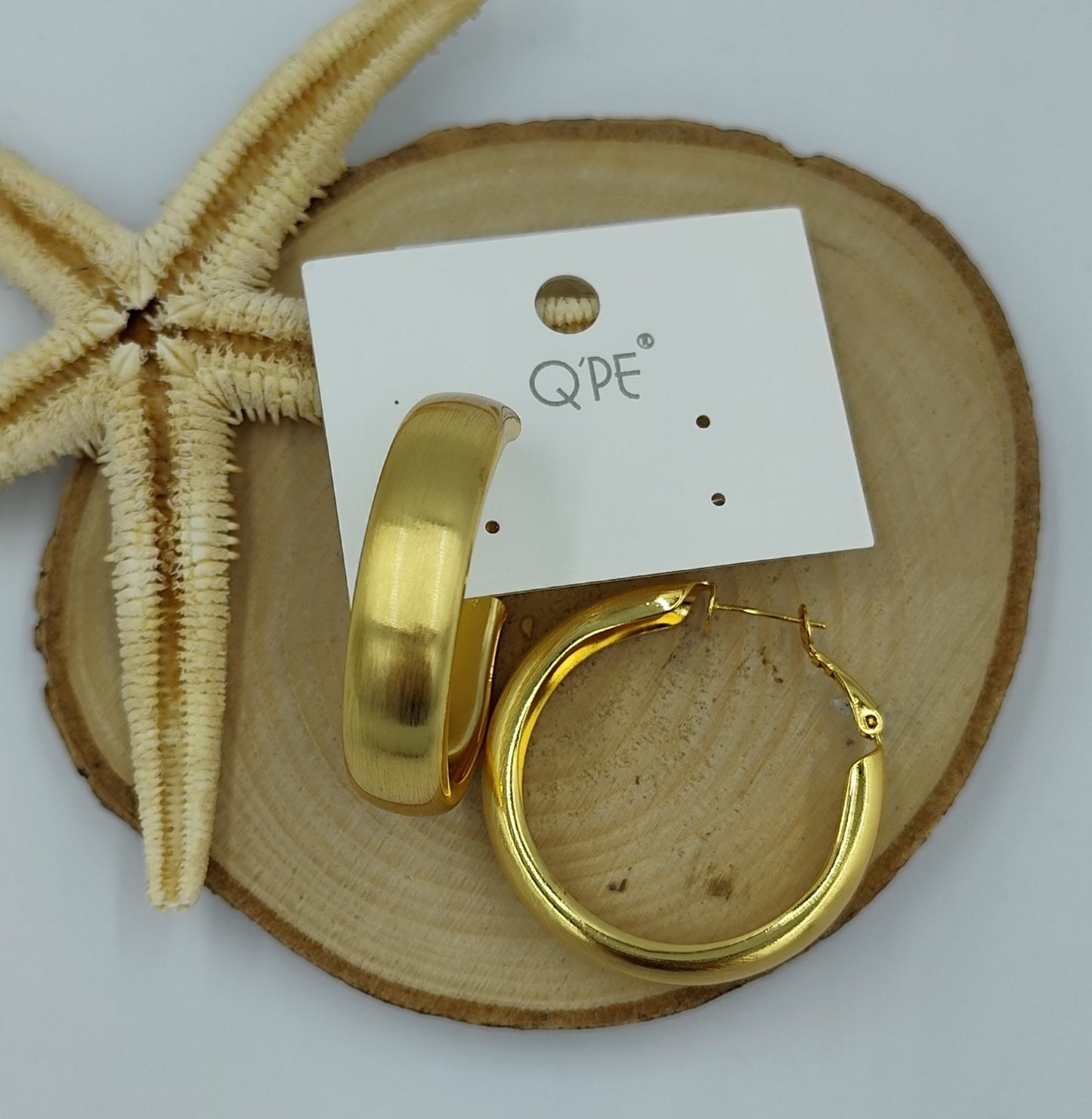 Gold Renkte Mat Görünümlü Orta Boy Halka Küpe