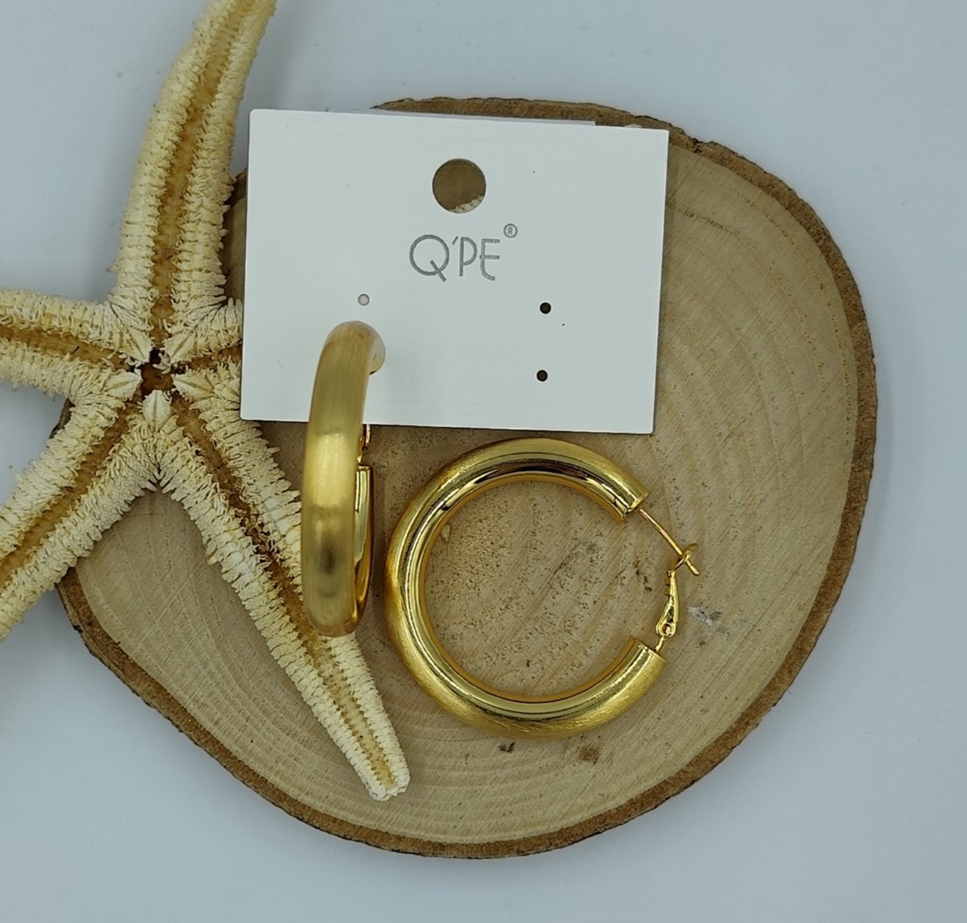Gold Renkte Mat Görünümlü Orta Boy Halka Küpe