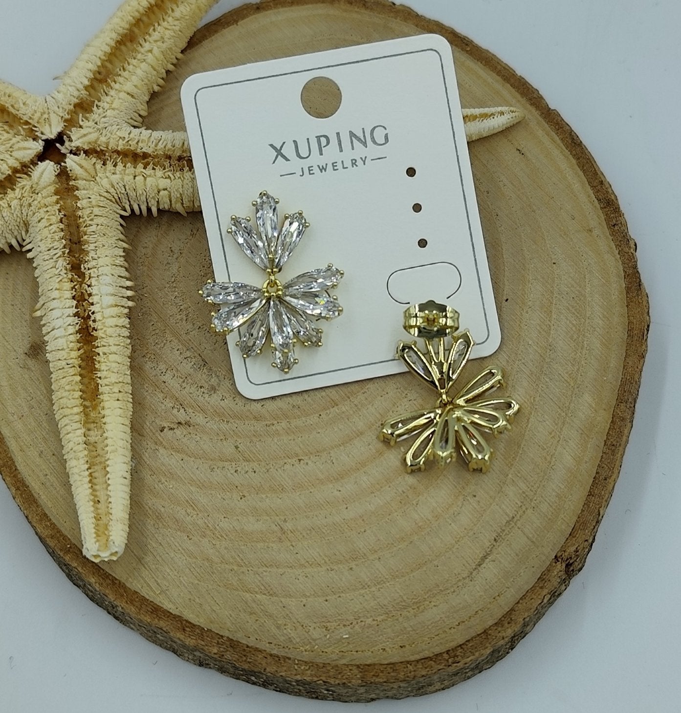 14 K Taş Detaylı Küpe