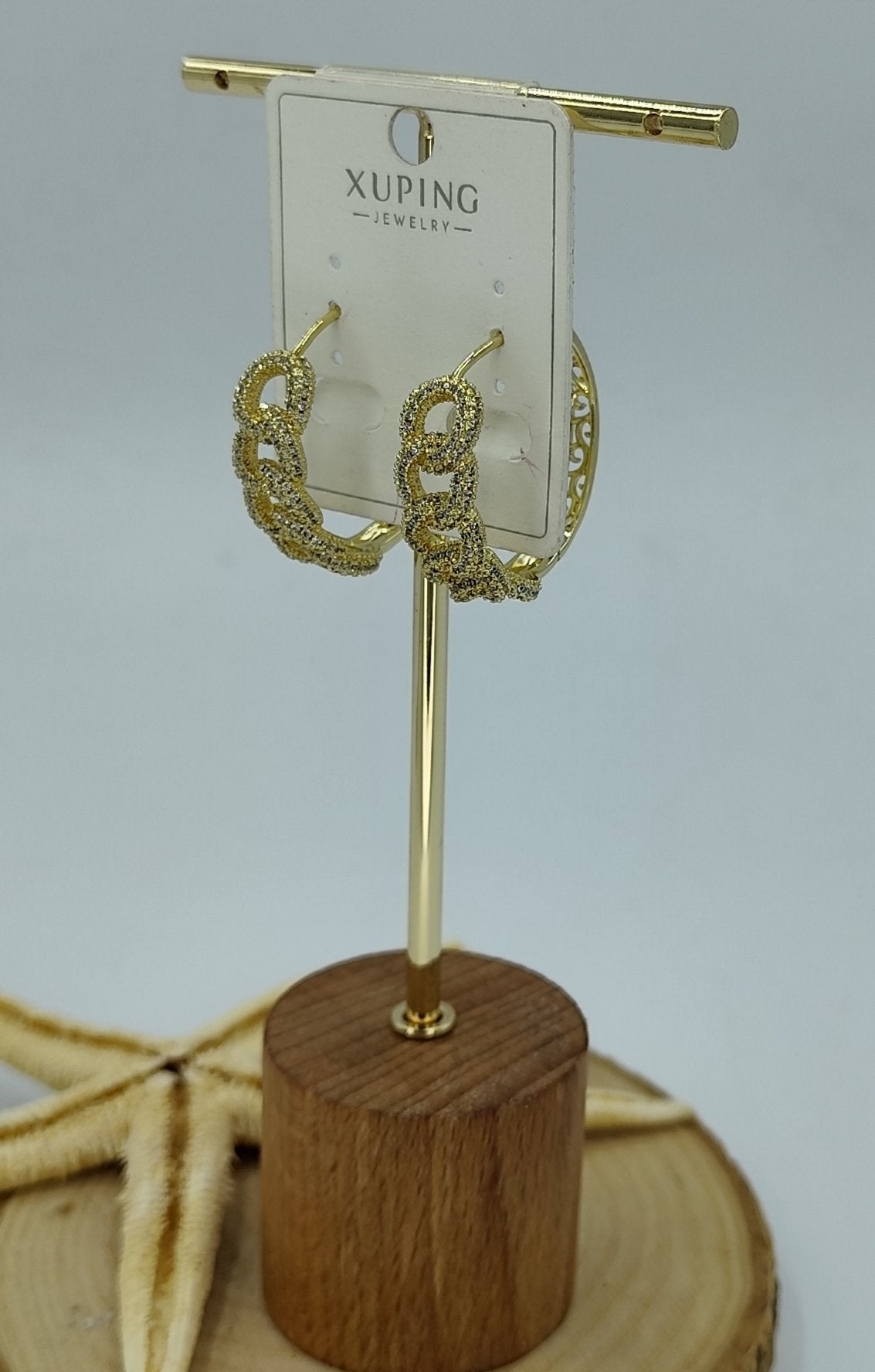 14 K Taş Detaylı Küpe