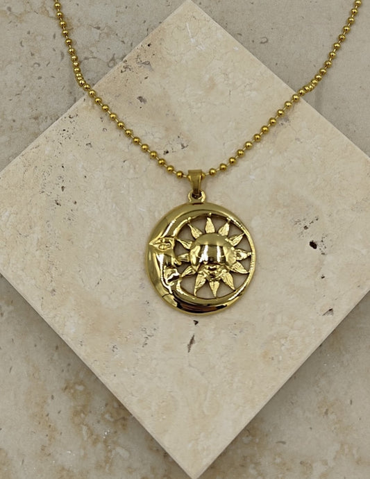 Ay Güneş Figürlü Gold Çelik Kolye
