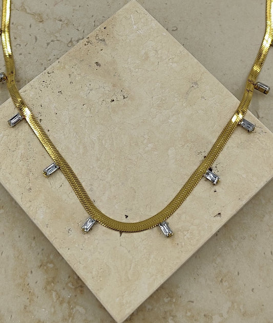 Baget Taşlı Çelik Kolye Gold