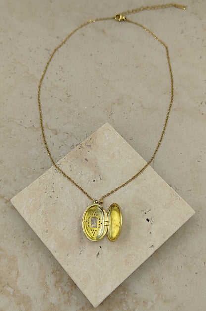 Taş Detaylı Açılabilir Çelik Kolye Gold