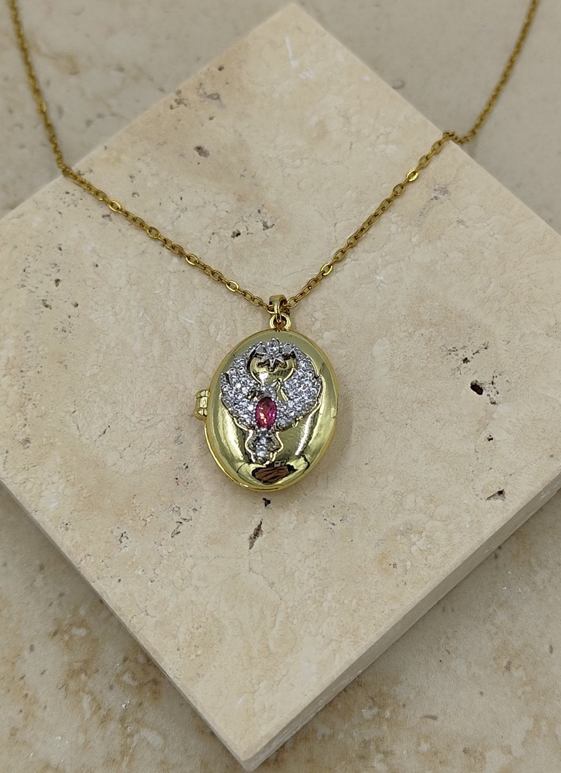 Pembe Taşlı Kuş Figürlü Açılabilir Çelik Kolye Gold