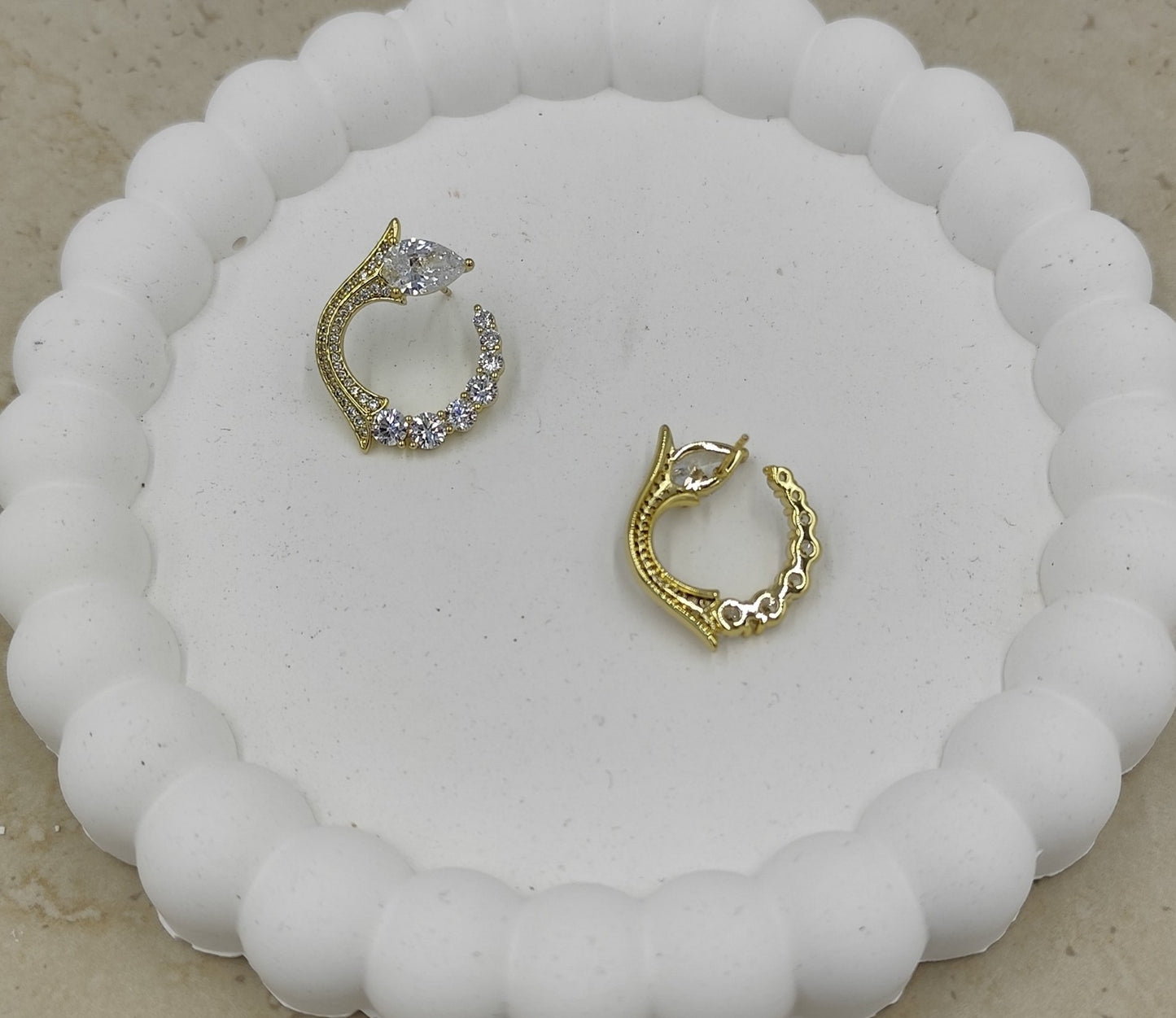 14 K Taş Detaylı Küpe Xuping