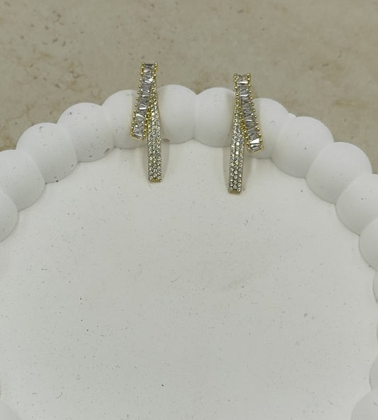 14 K Taş Detaylı Küpe Xuping