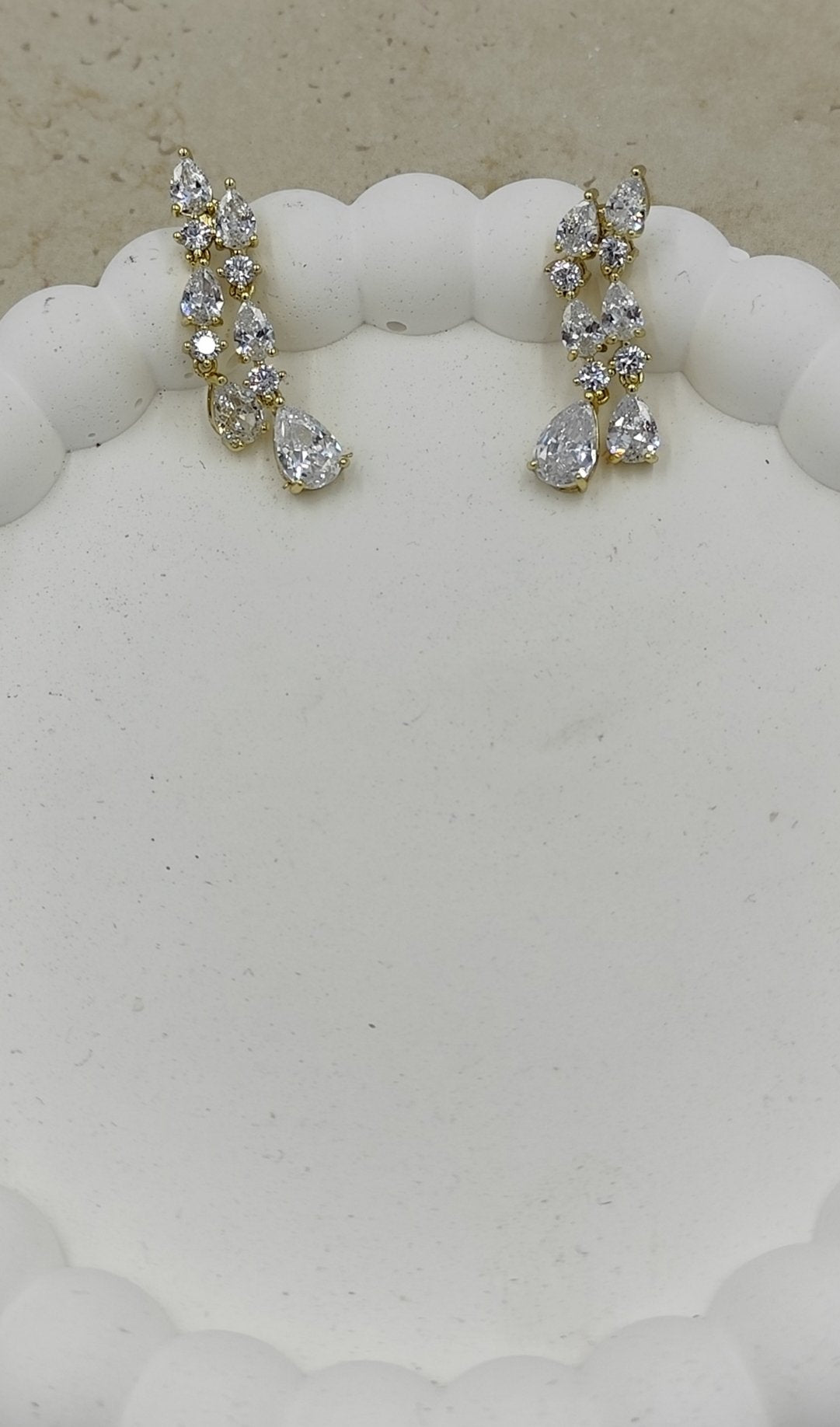 14 K Taş Detaylı Sallantılı Küpe Xuping
