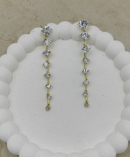 14 K Sıralı Taşlı Sallantılı Küpe Xuping