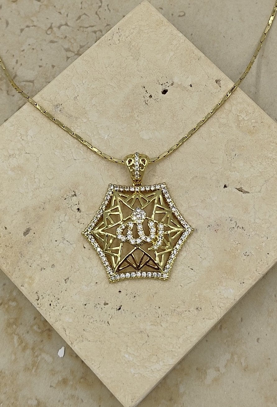14 K Taş Detaylı Geometrik Şekil Üzerinde Allah Yazılı Xuping Kolye