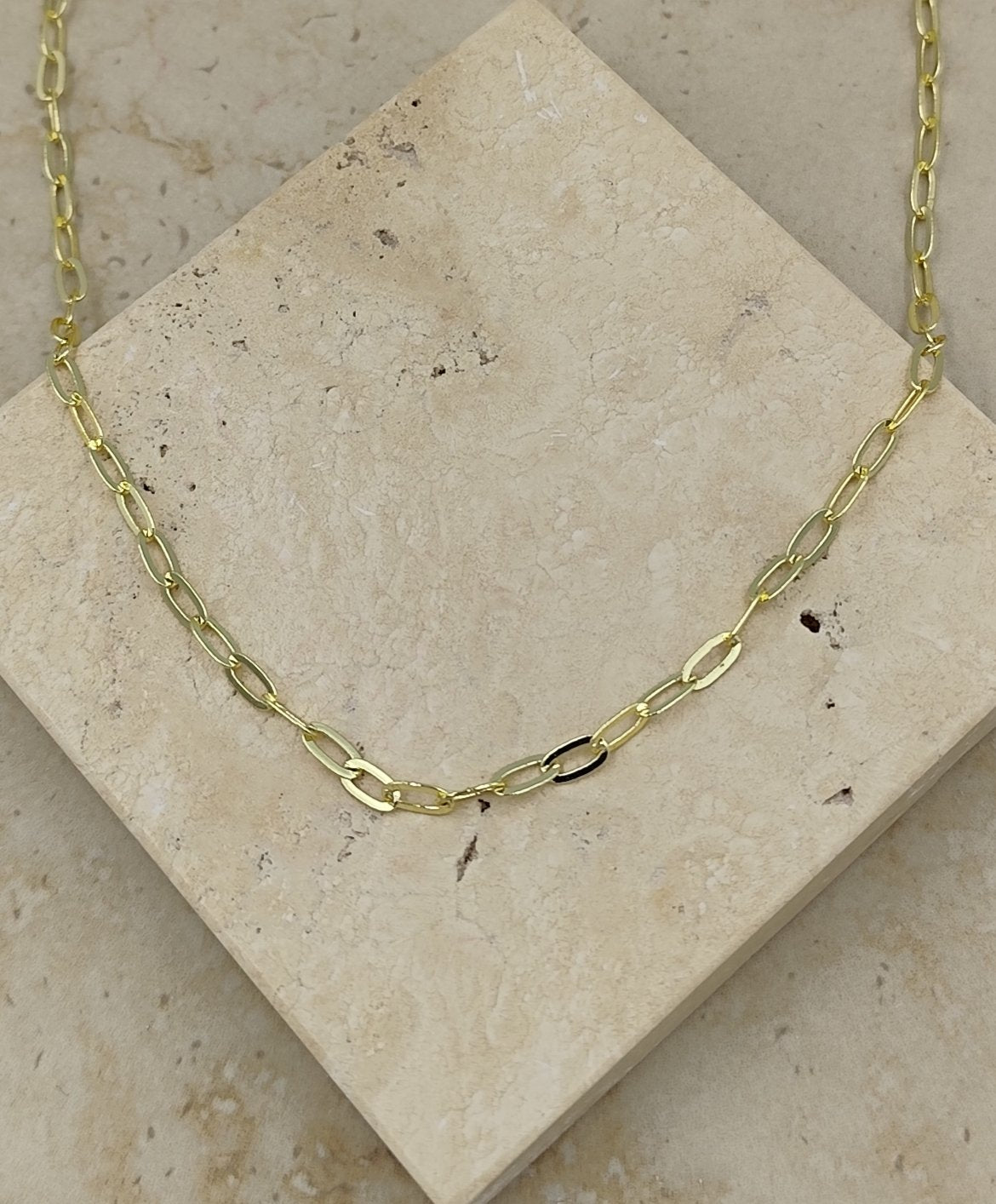 İç içe Geçmiş Halkalardan Oluşan Gold Kolye