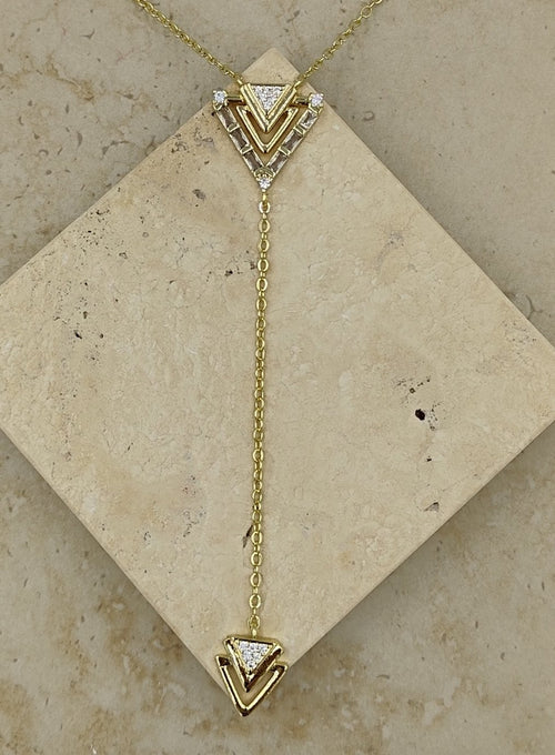 Taş Detaylı Üçgen Şeklinde Y Kolye Gold