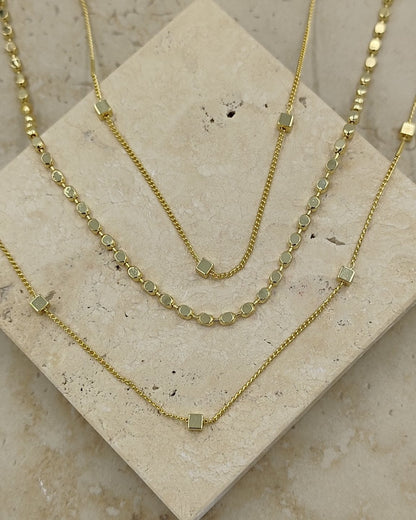 3'lü Ezme ve Küçük Karelerden Oluşan Gold Kolye