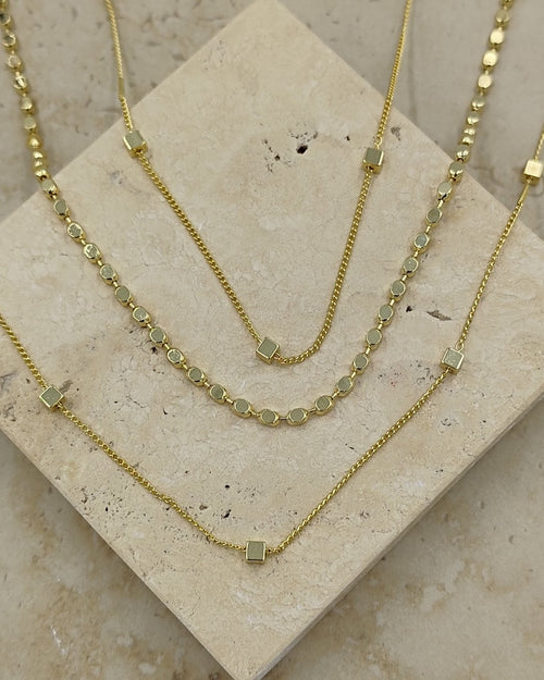 3'lü Ezme ve Küçük Karelerden Oluşan Gold Kolye